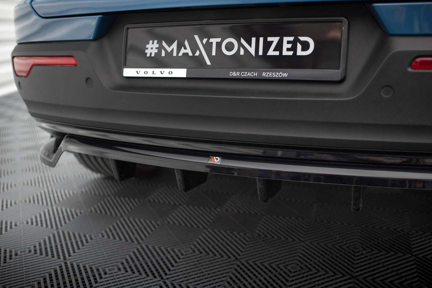 Spoiler / Difuser Maxton Design pentru bara spate Volvo C40 (dupa 2021), negru lucios