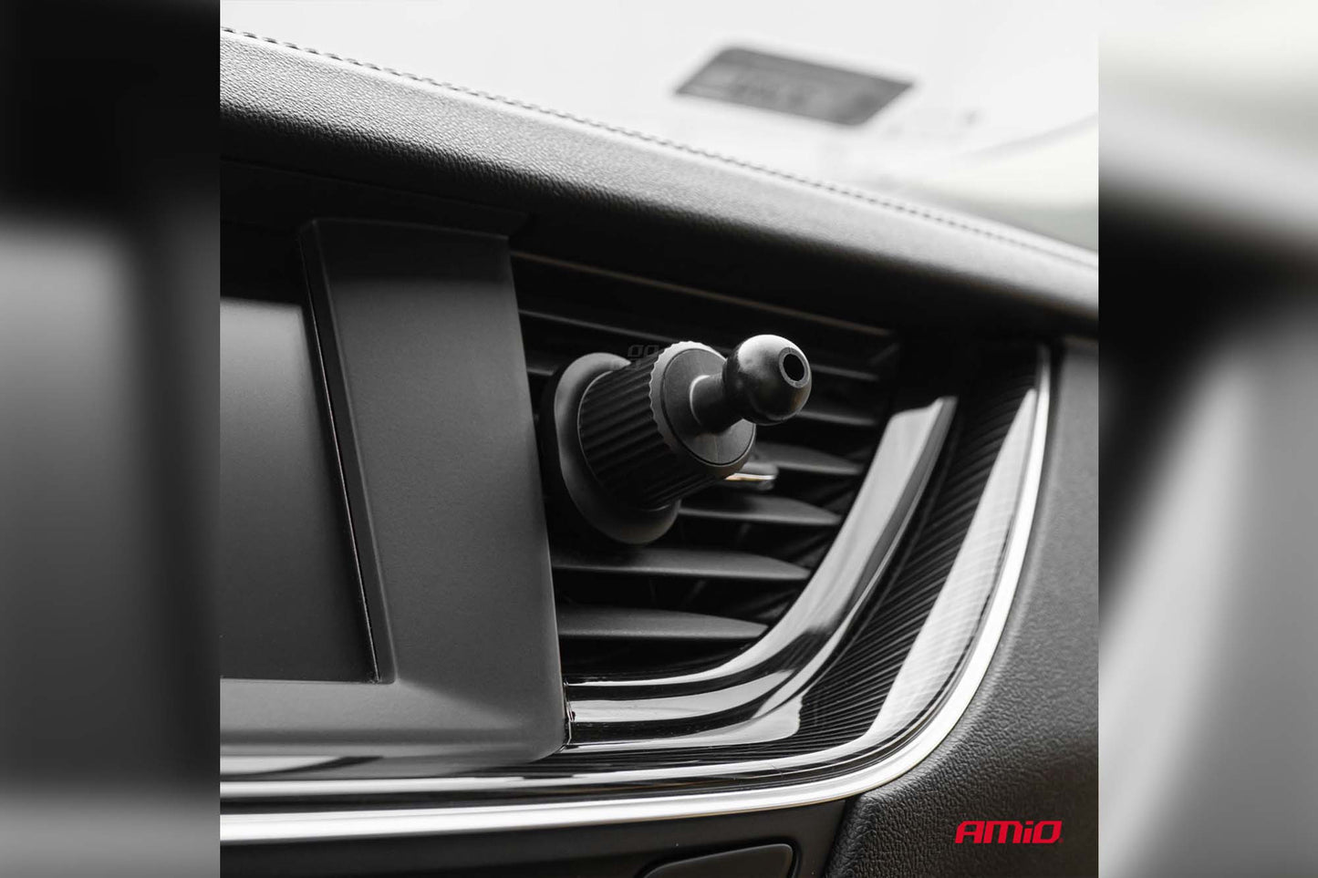 Amio magnetic phone holder with 15W Qi2 wireless charging – mounts on air vents and dashboard