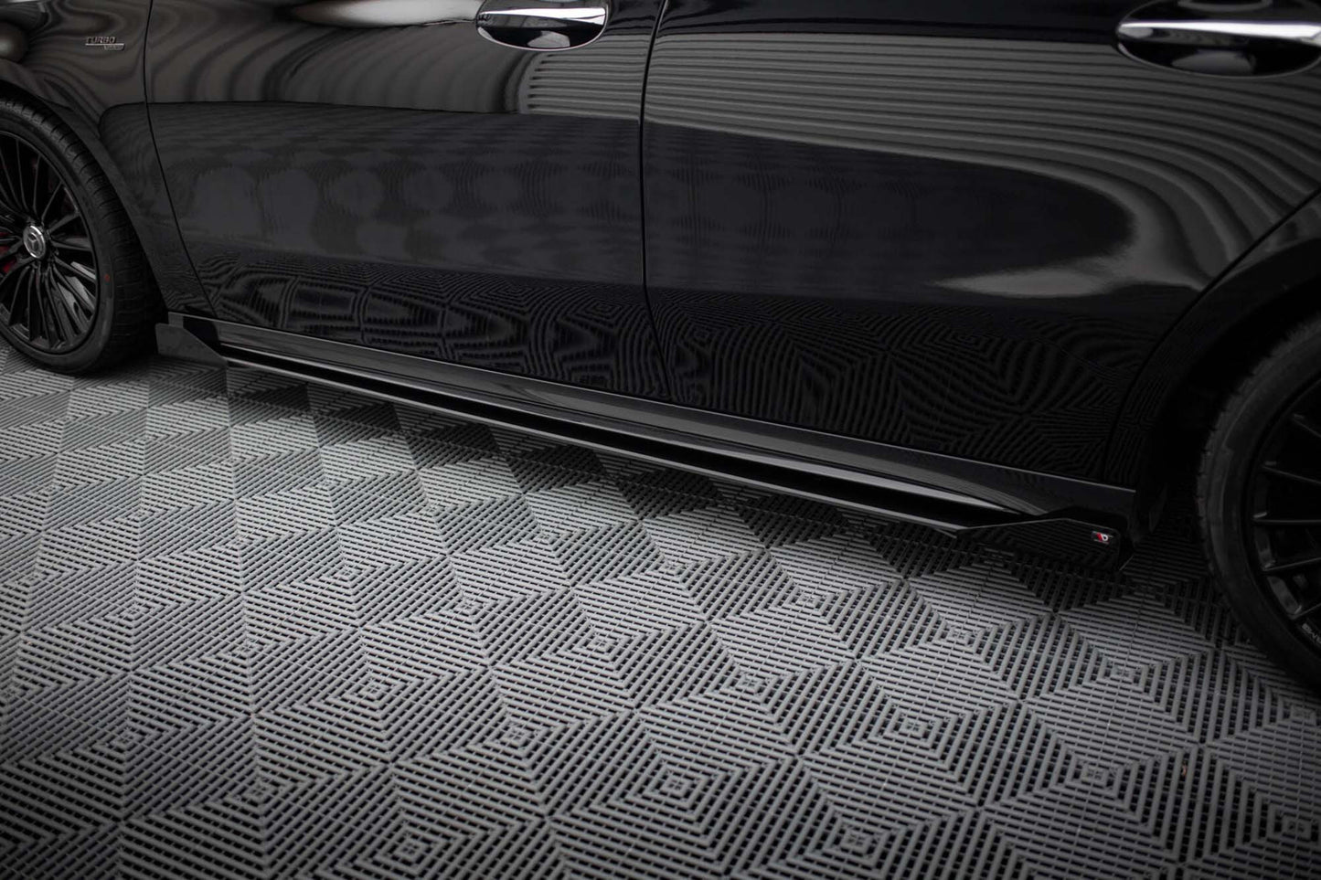 Praguri Maxton Design pentru Mercedes AMG A35 W177 hatchback (dupa 2023), lac negru