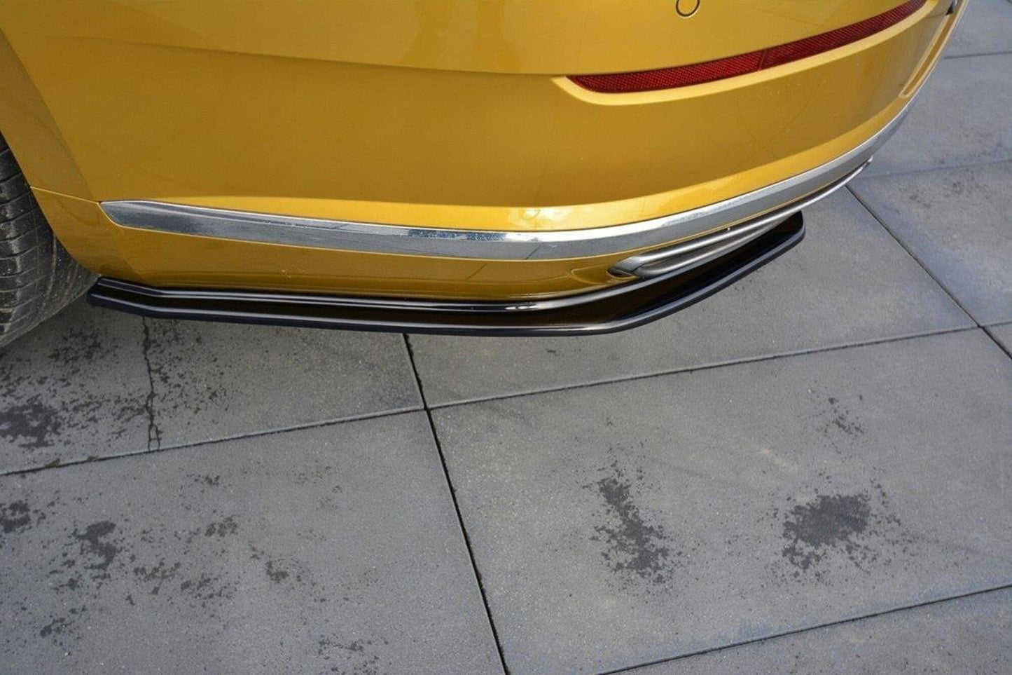 Extensii laterale Maxton Design pentru bara spate R-Line VW Arteon dupa 2017, negru lucios
