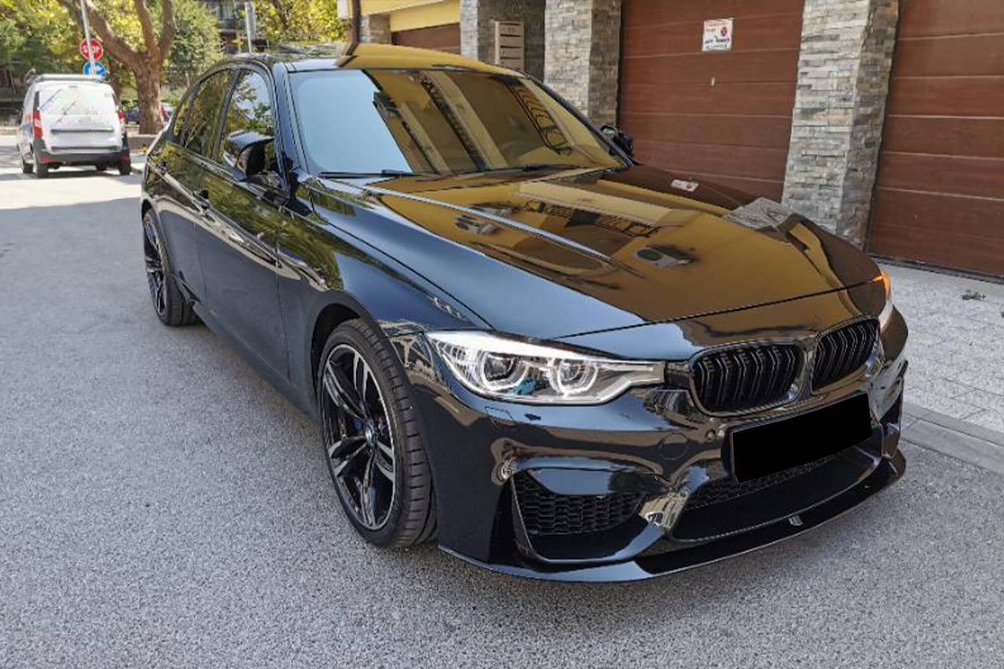 Pachet tuning compatibil cu BMW Seria 3 F30 sedan (2011-2019)