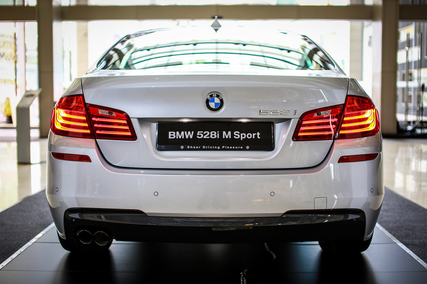 Tuning kit compatibil cu BMW Seria 5 F10 sedan (2014-2016) fara halogen
