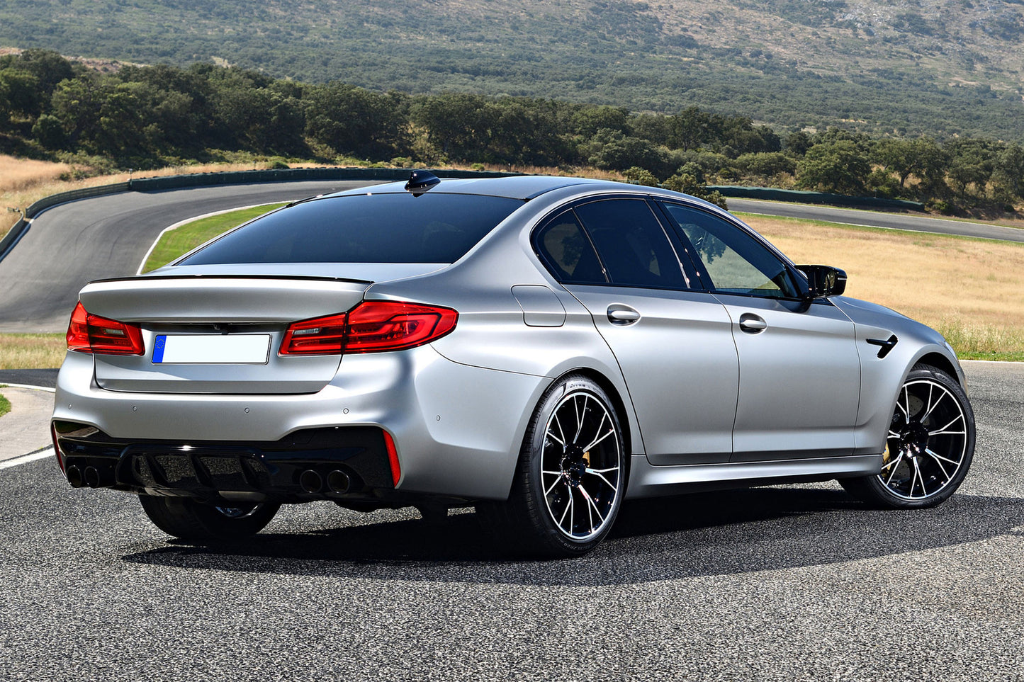 Pachet tuning compatibil cu BMW Seria 5 G30 (2017-2020)