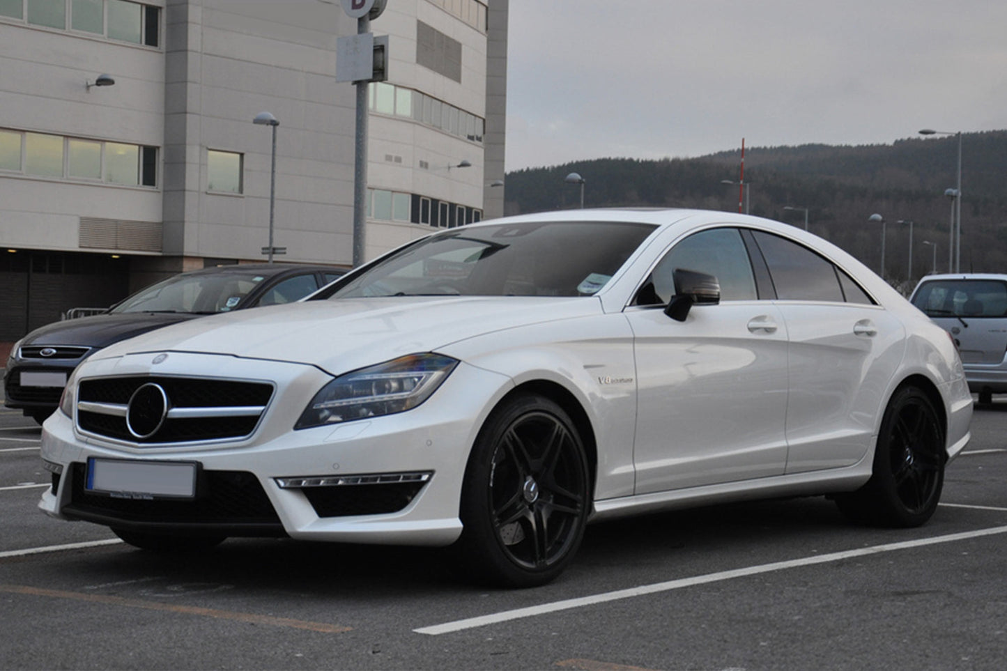 Pachet tuning tip 63 compatibil cu Mercedes CLS C218 (2011-2018)