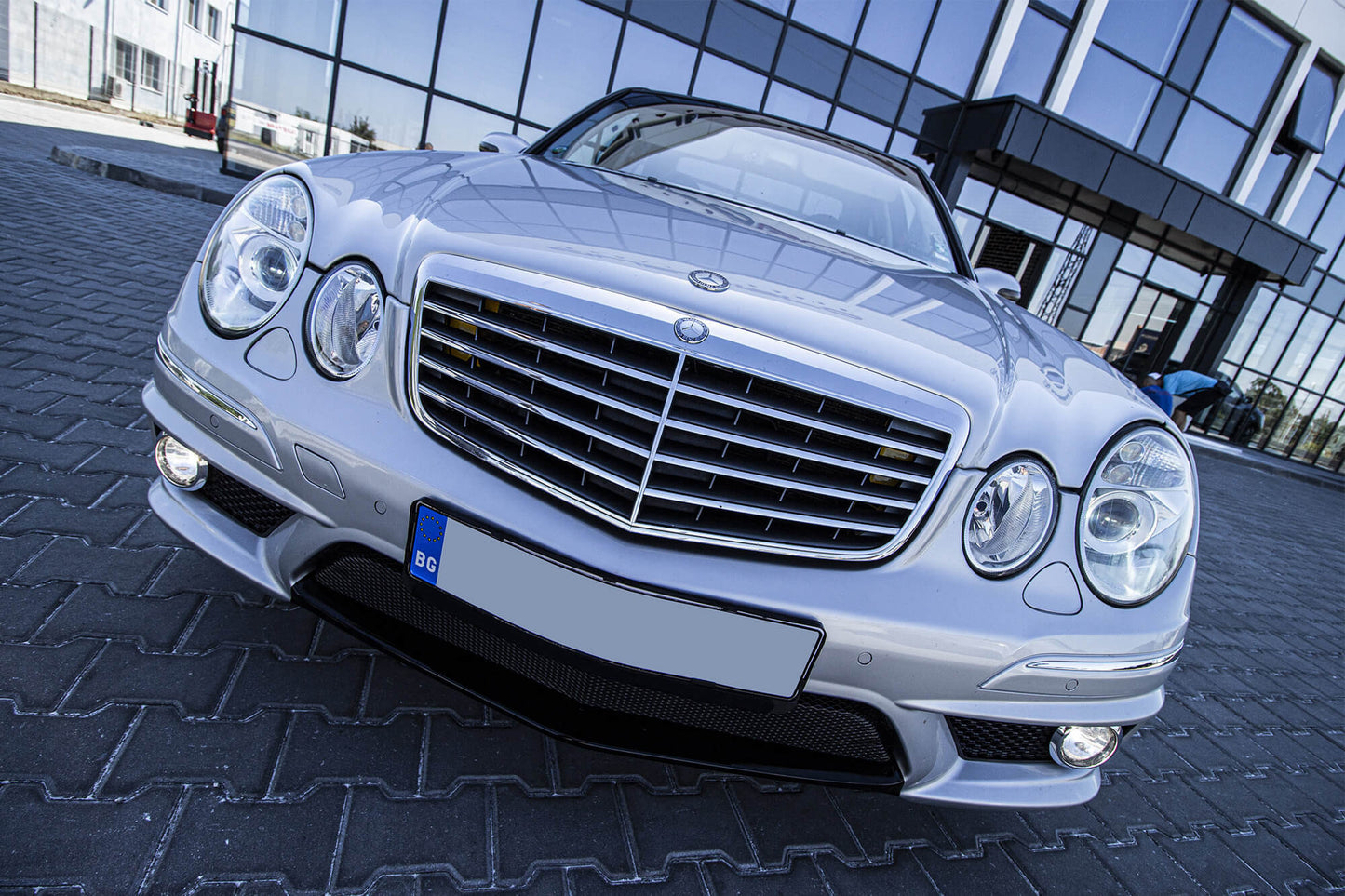 Pachet tuning tip 63 compatibil cu Mercedes E-Class W211 sedan (2002–2009)