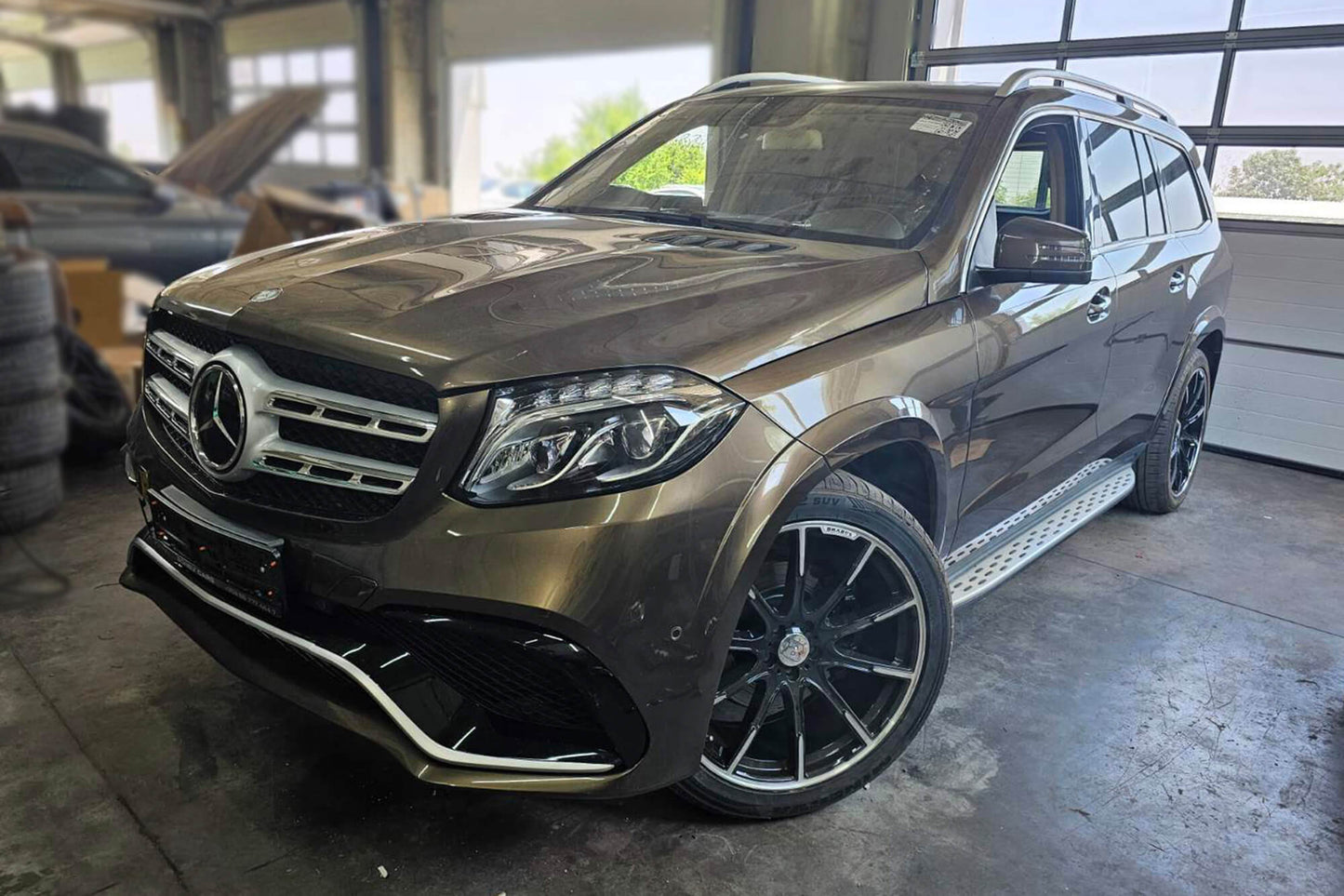 Pachet tuning tip 63 compatibil cu Mercedes GL X166 (2011-2015) conversie la GLS X166 2015-2018