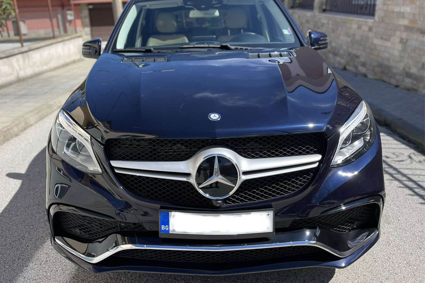Pachet tuning tip 63 compatibil cu Mercedes GLE W166 (2015–2019) cu bara spate