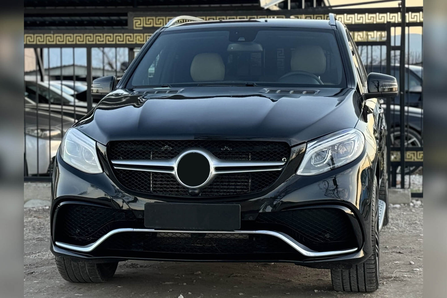 Pachet tuning tip 63 compatibil cu Mercedes ML W166 (2011-2015) convertit în GLE W166, compatibil cu modelul cu faruri xenon