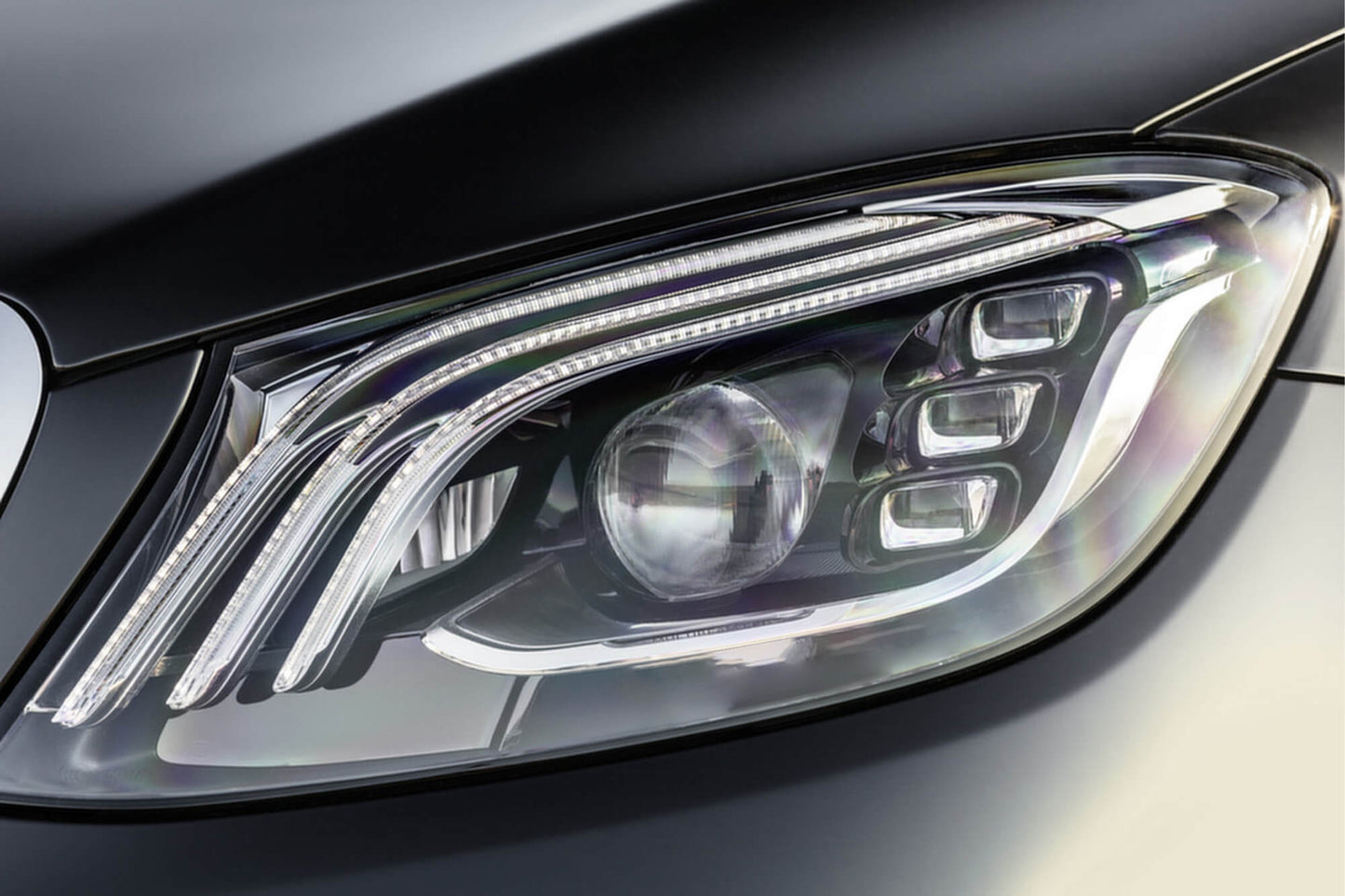 Pachet tuning tip 63 compatibil cu Mercedes S-Class W222 (2017-2020), cu faruri LED, fără praguri laterale