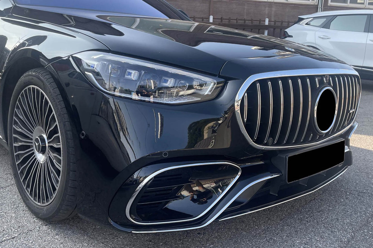 Pachet de tuning tip 63 compatibil cu Mercedes S-Class W223 (după 2020), cu elemente finisate în crom fumuriu