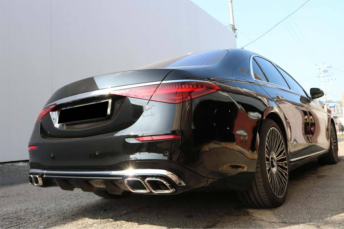 Pachet de tuning tip 63 compatibil cu Mercedes S-Class W223 (după 2020), cu elemente finisate în crom fumuriu