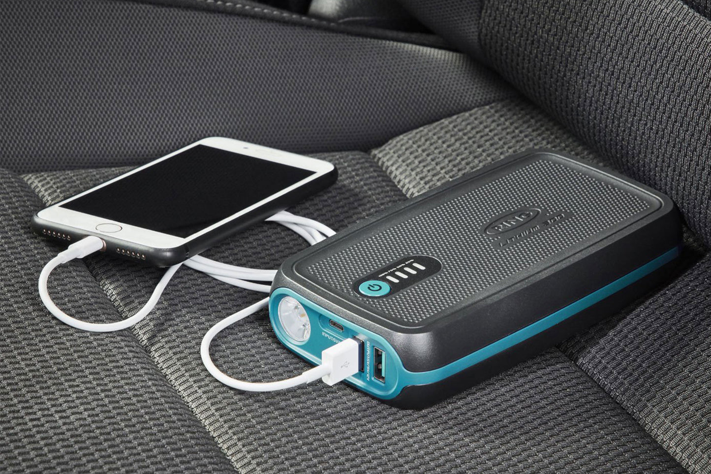 Baterie externa Ring pentru pornirea motoarelor cu volum de pana la 2L, 12V, 300-600A