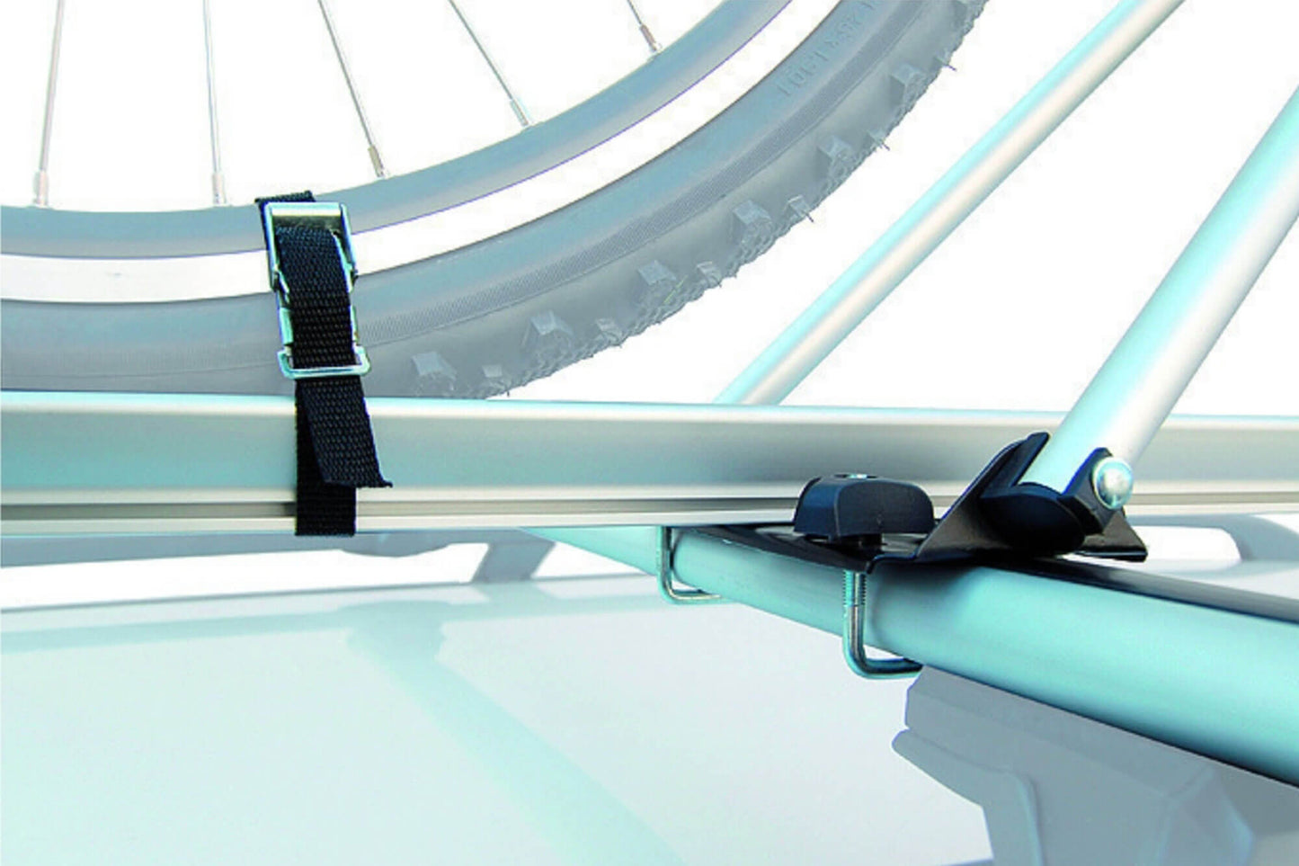 Suport bicicleta pentru masina Hakr model Cyklo Alu pentru 1 bicicleta pana la 15 kg