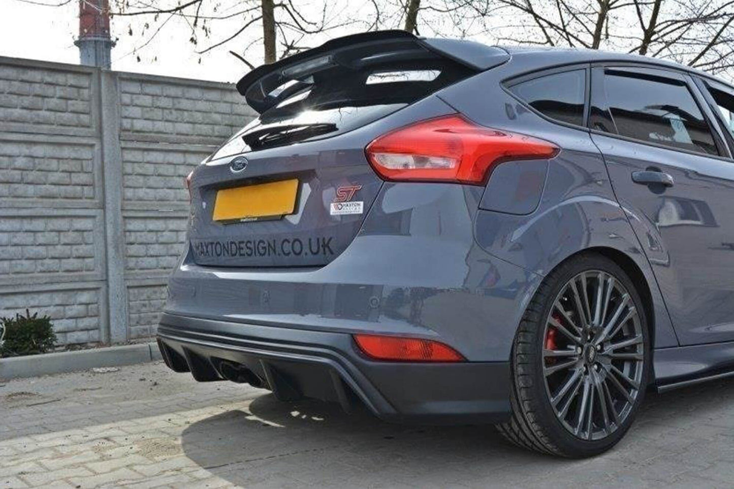 Diffuser spate Maxton Design pentru bara Ford Focus (2015-2018), negru mat