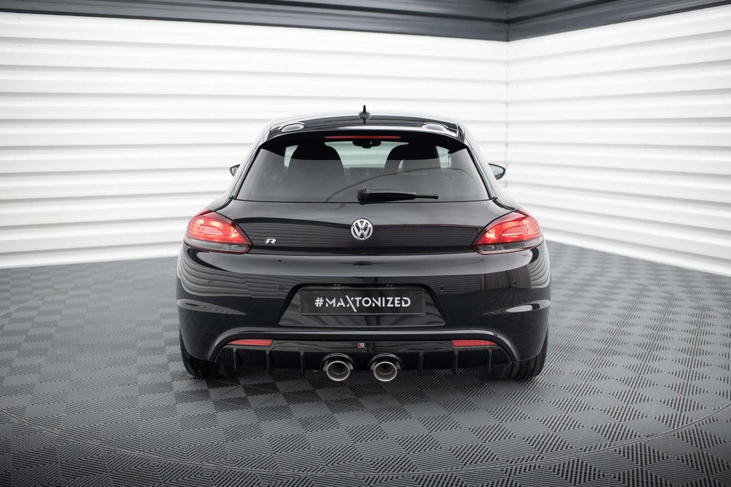 Difuser bara spate Maxton Design versiunea 3 pentru Volkswagen Scirocco R cu evacuari tip R32 (2011-2014), lac negru