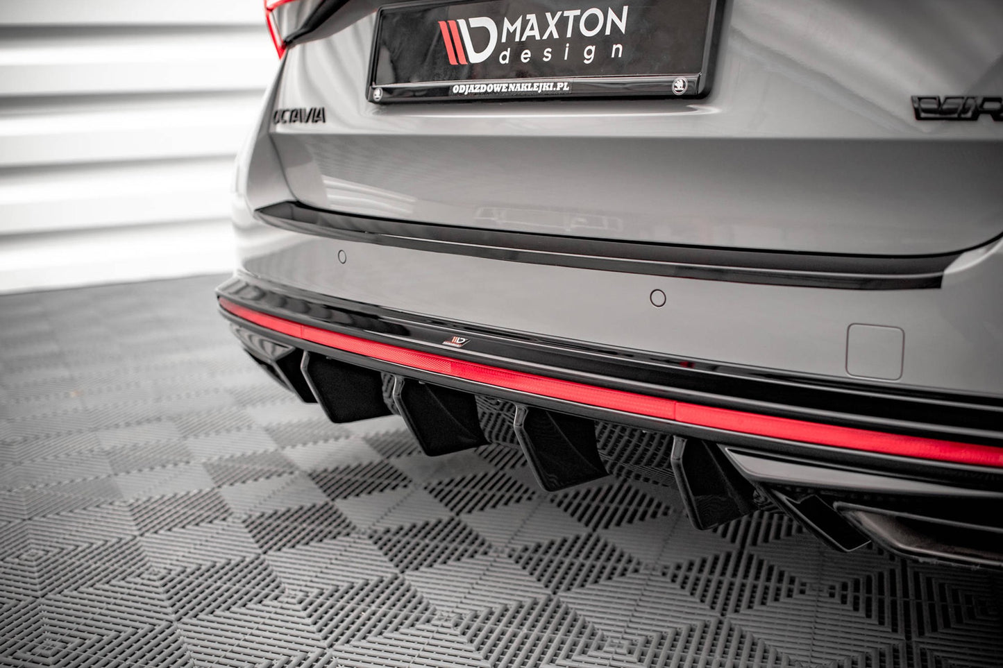 Maxton Design difuser pentru bara spate RS a Skoda Octavia (dupa 2020), negru lac