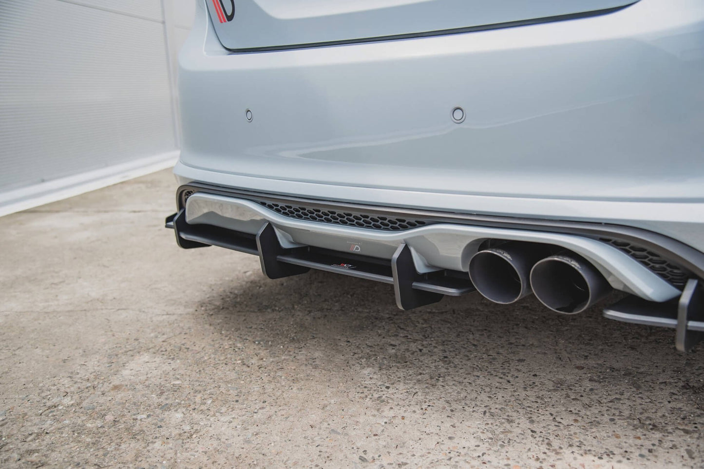 Maxton Design insert „Racing type” pentru bara spate a Ford Fiesta ST (dupa 2018), mat negru