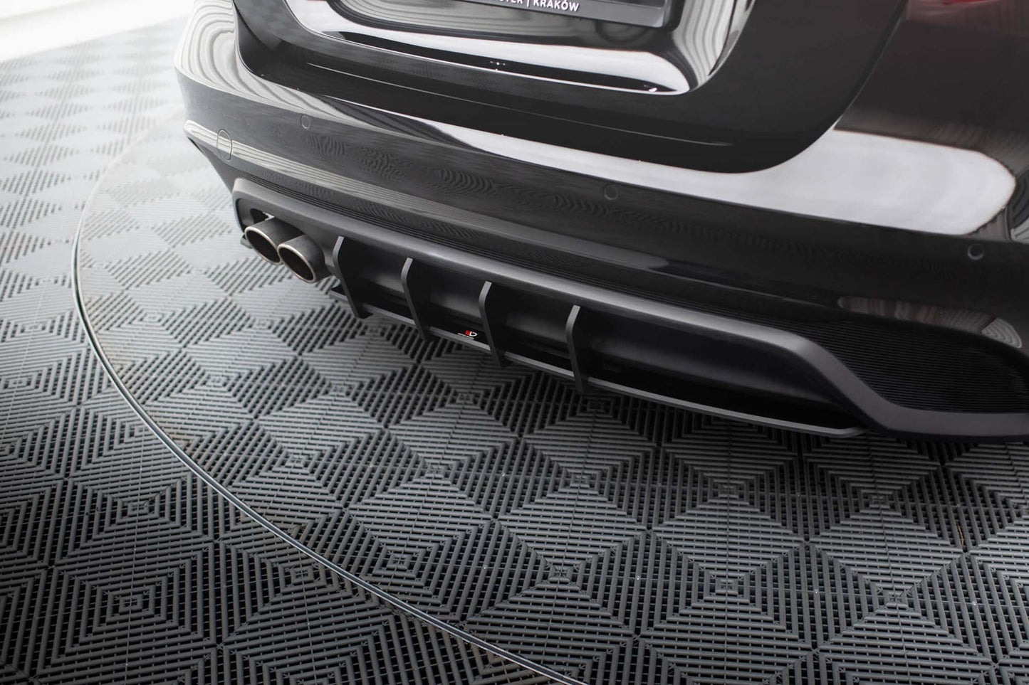 Maxton Design spoiler portbagaj pentru Jaguar XE X760 (dupa 2019), lac negru