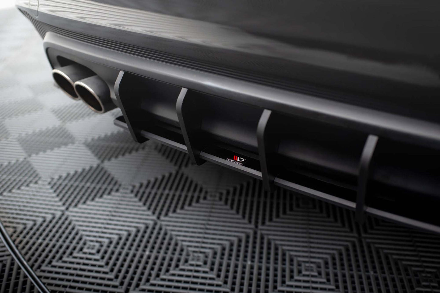 Maxton Design spoiler portbagaj pentru Jaguar XE X760 (dupa 2019), lac negru