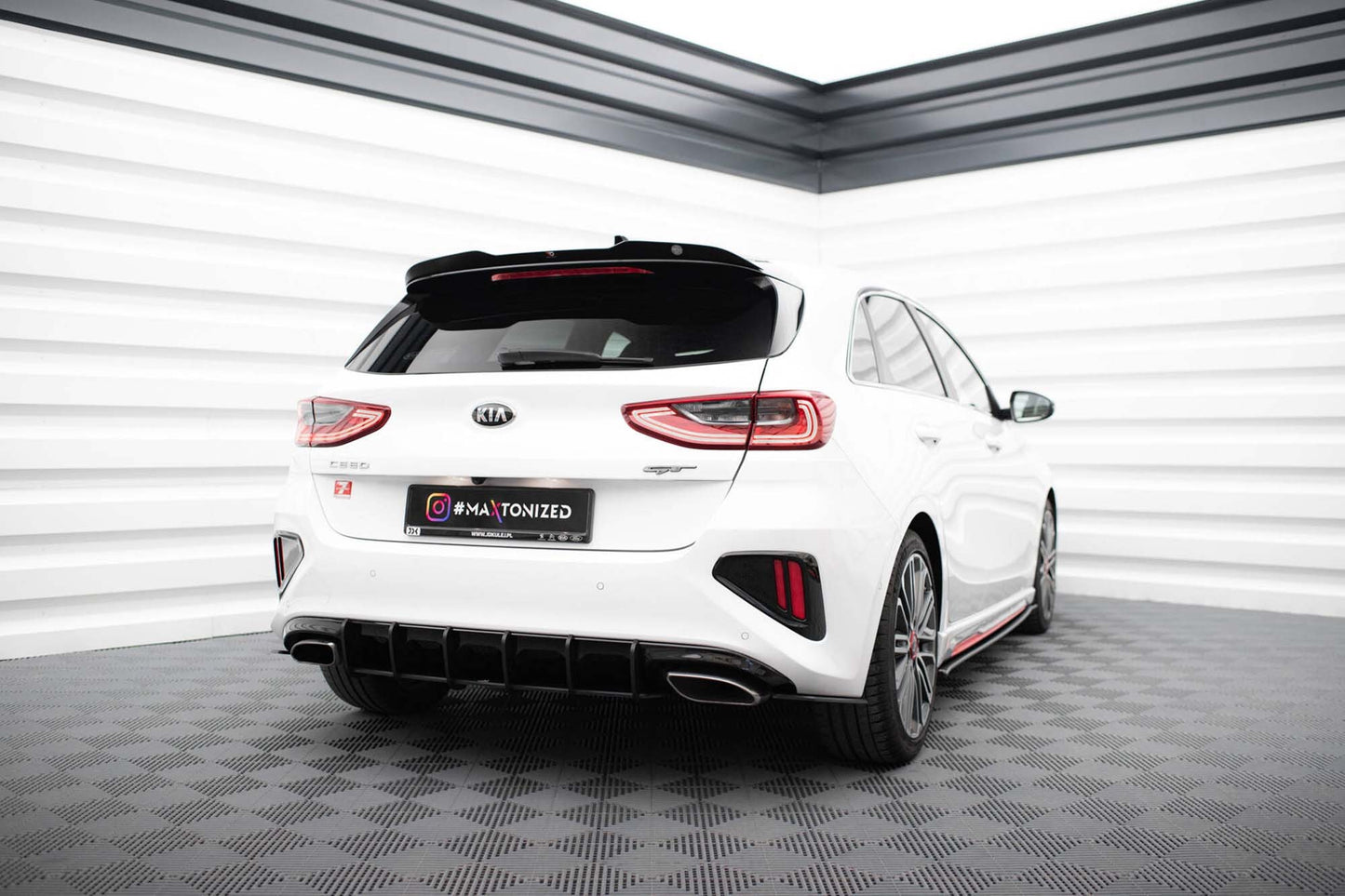 Inserție difuser Maxton Design Street Pro pentru Kia Ceed GT (2018-2022), negru mat