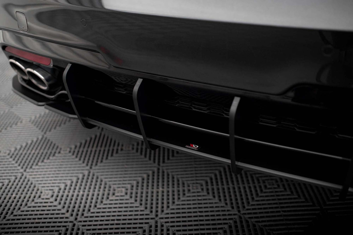 Maxton Design versiune 1 difuzor insert pentru Kia Stinger GT-Line (2017-2023), negru mat