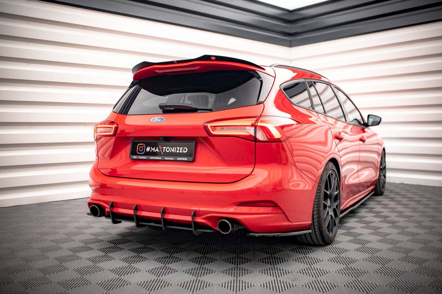 Inserție diffuser Maxton Design pentru Ford Focus Estate ST (2018-), negru mat