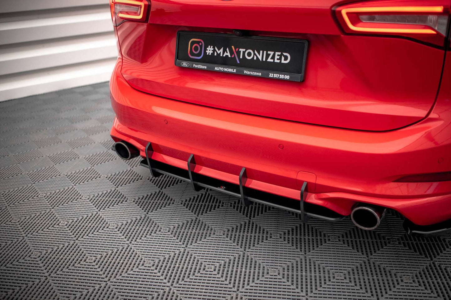 Inserție diffuser Maxton Design pentru Ford Focus Estate ST (2018-), negru mat