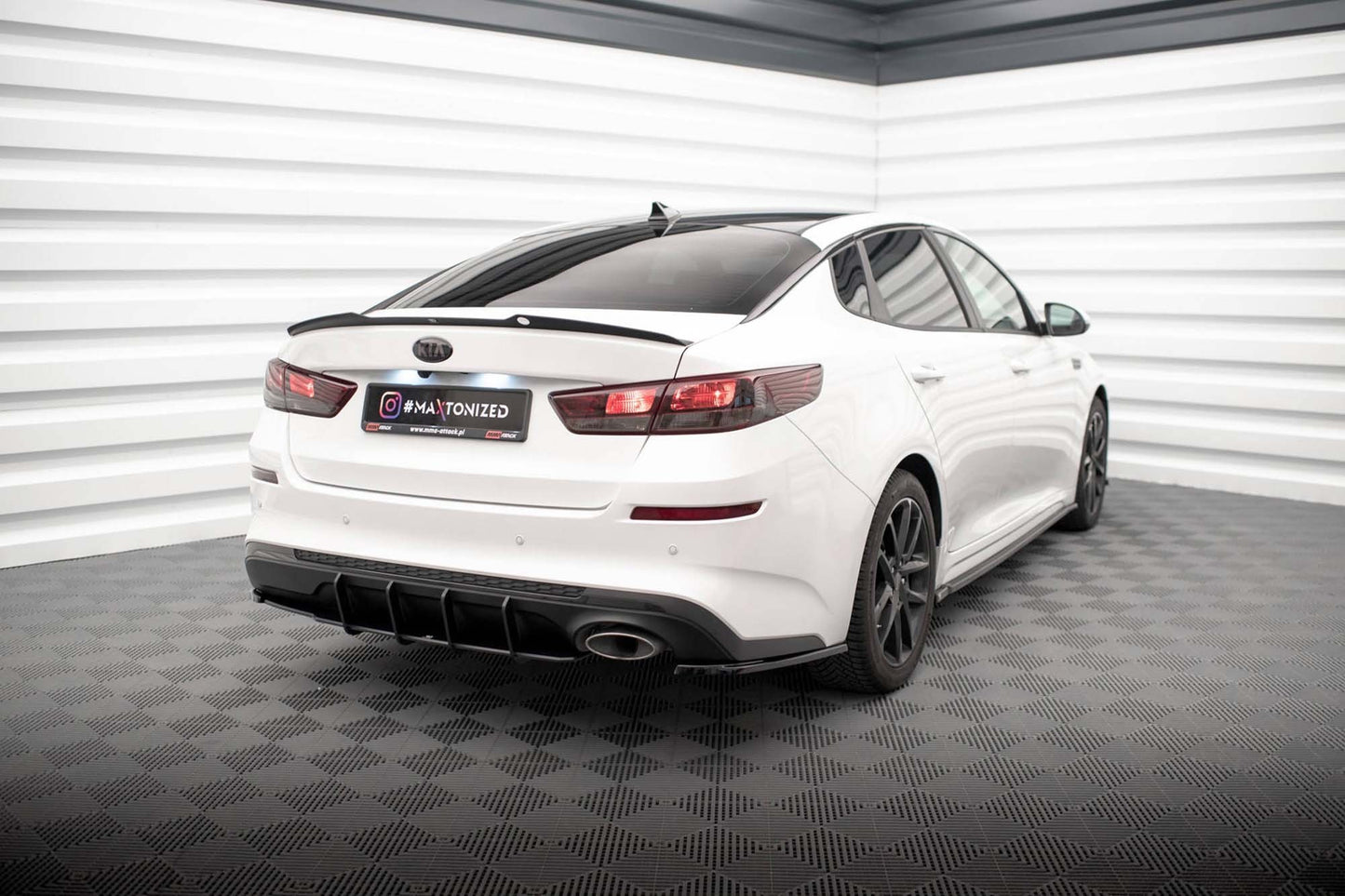 Maxton Design inserție difuzor pentru Kia Optima Mk4 (2018-2020), negru mat
