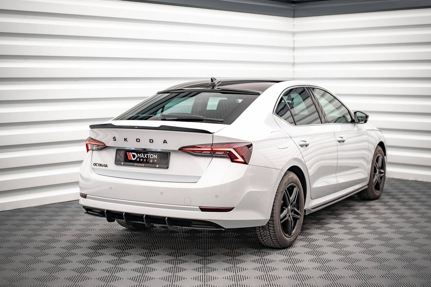 Extensie bara spate Maxton Design Street Pro pentru Skoda Octavia (dupa 2019), negru mat