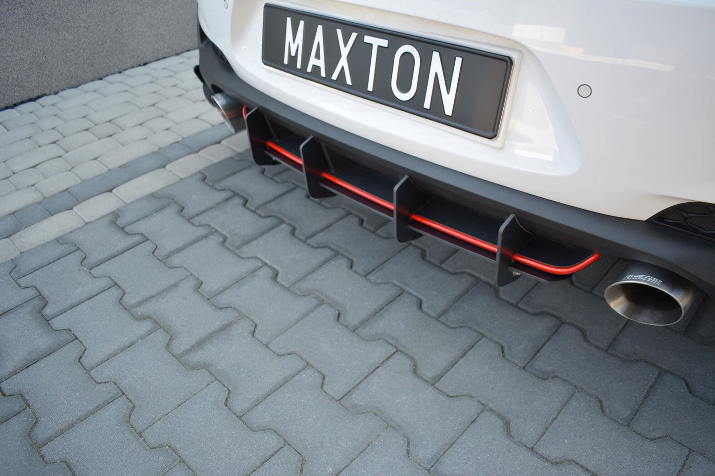 Difuser Maxton Design, inserții pentru bara spate a Hyundai i30 hatchback (2017-), negru mat