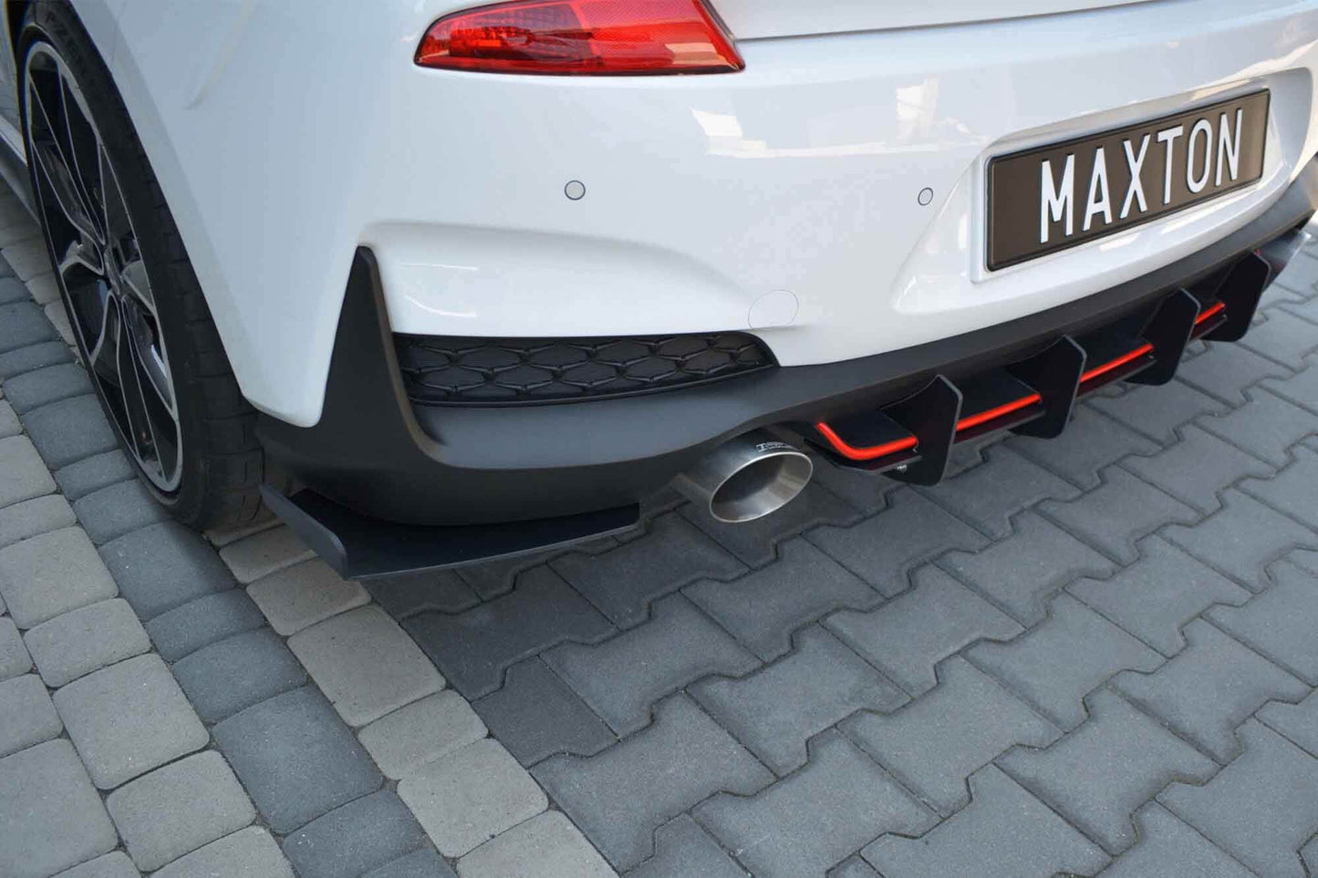 Difuser Maxton Design, inserții pentru bara spate a Hyundai i30 hatchback (2017-), negru mat