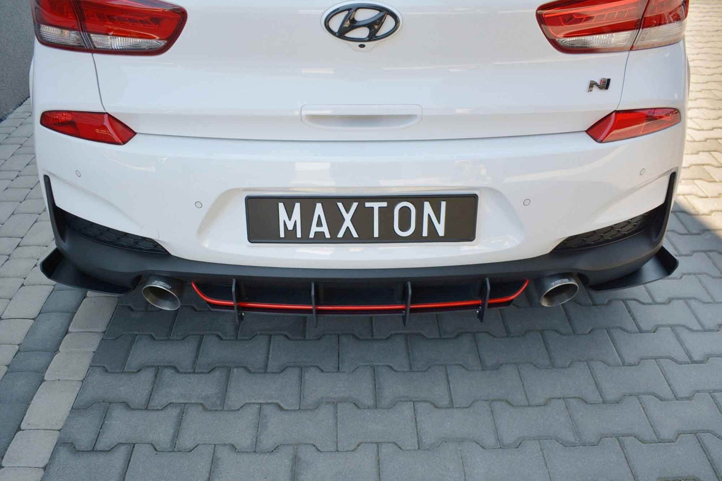 Difuser Maxton Design, inserții pentru bara spate a Hyundai i30 hatchback (2017-), negru mat