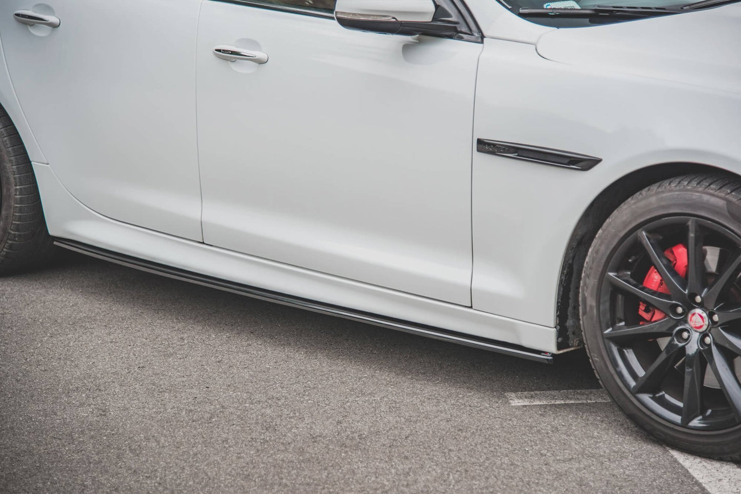 Praguri usi Maxton Design pentru Jaguar XJ X351 (2009-2019), culoare carbon