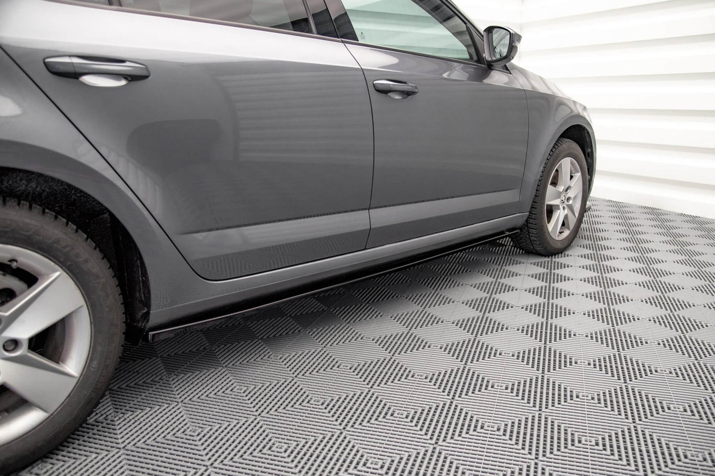Praguri Maxton Design pentru Skoda Octavia (2016‑2020), negru mat