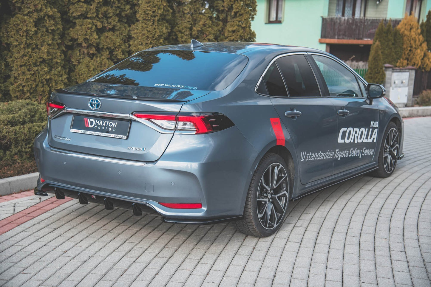 Maxton Design side skirts for Toyota Corolla sedan (2019-), gloss black