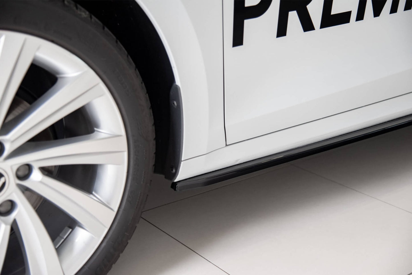 Praguri Maxton Design versiunea 2 pentru Skoda Octavia (dupa 2019), culoare carbon