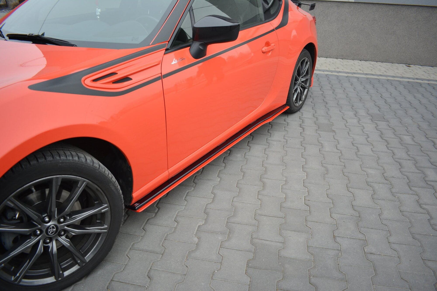 Praguri laterale Maxton Design versiunea 2 pentru Toyota GT86, Subaru BRZ (după 2017), culoare carbon