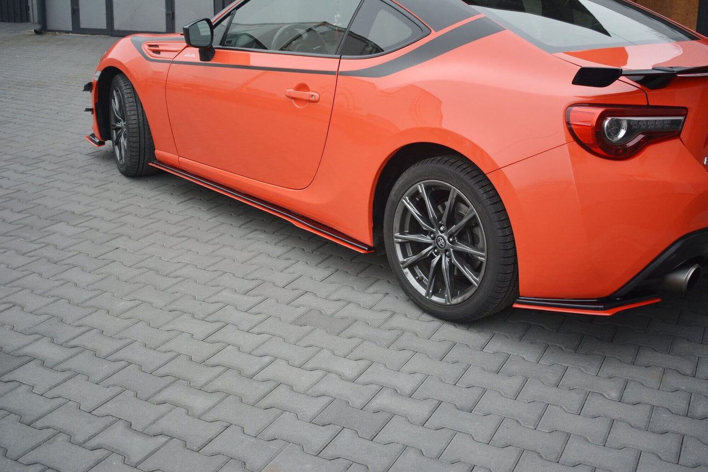 Praguri laterale Maxton Design versiunea 2 pentru Toyota GT86, Subaru BRZ (după 2017), culoare carbon