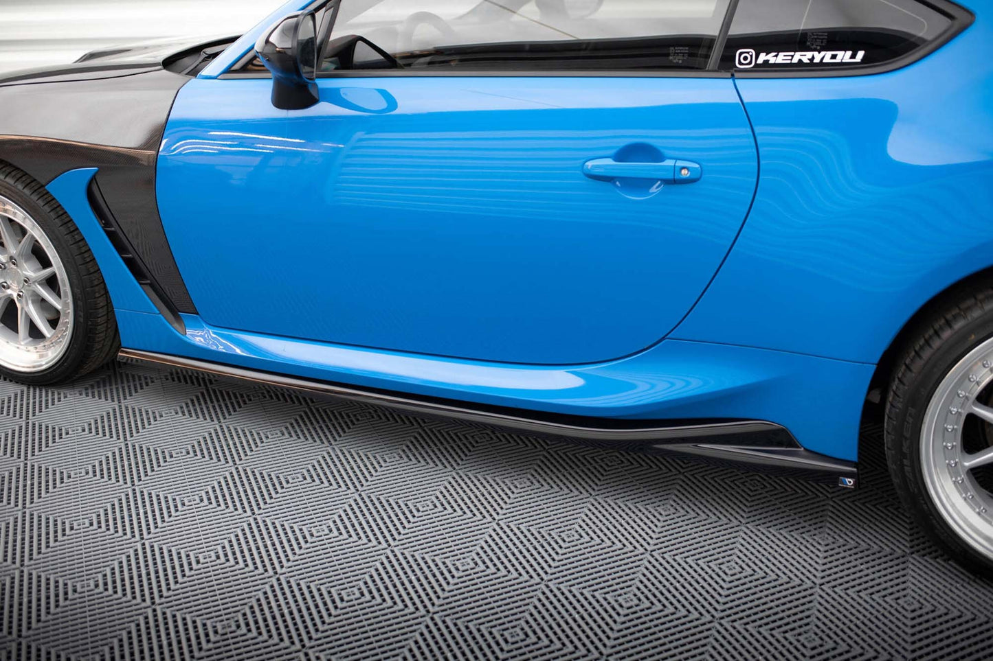 Maxton Design side skirts V1 pentru Toyota GR86 (după 2021), negru lucios