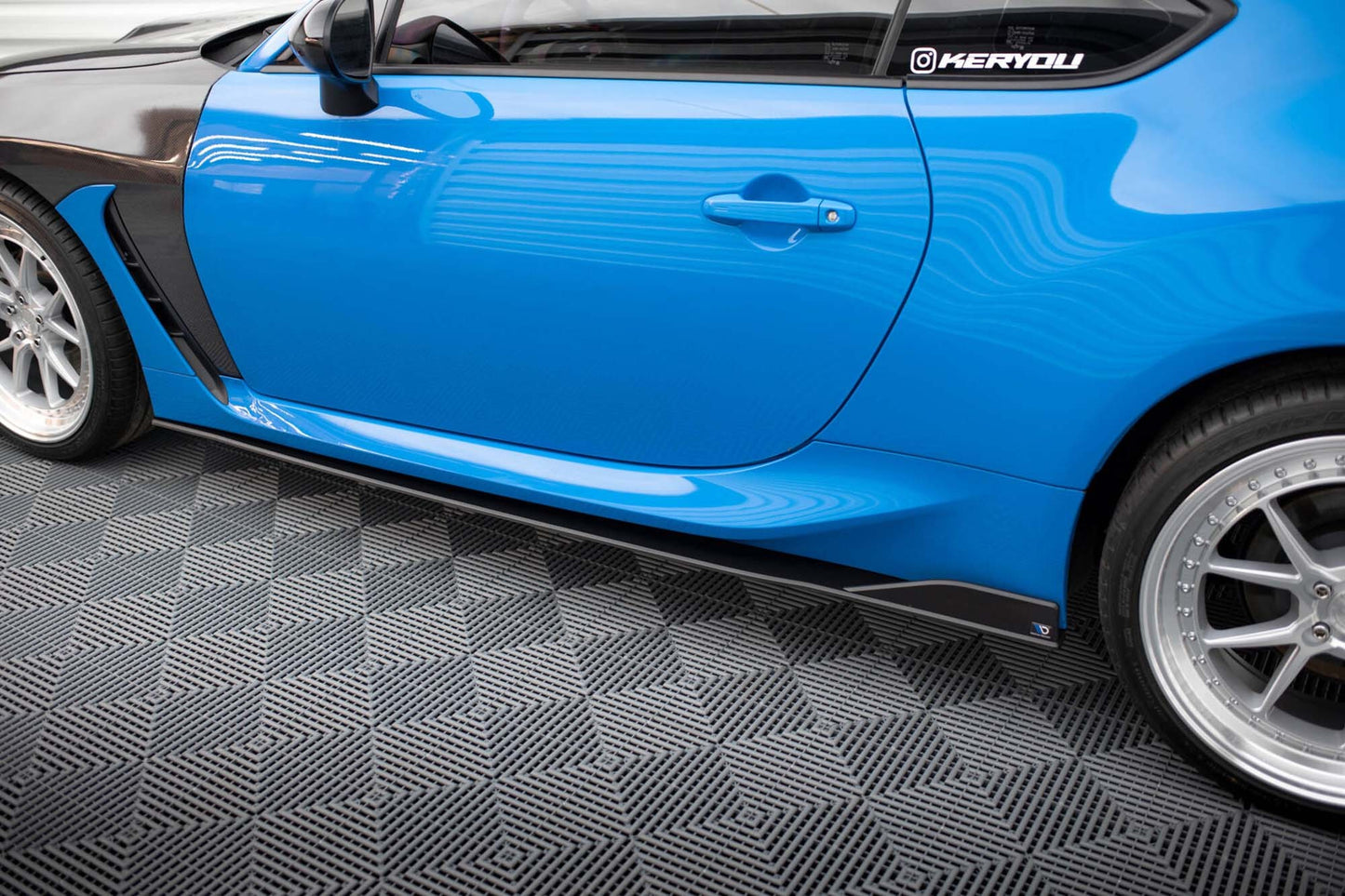 Maxton Design praguri laterale versiunea 2 pentru Toyota GR86 (dupa 2021), negru mat