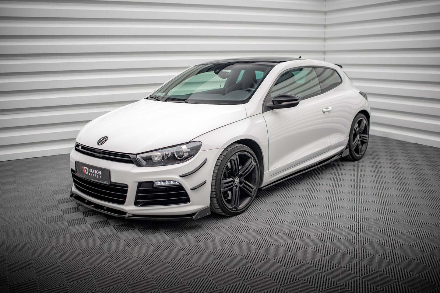 Praguri Maxton Design versiunea 2 pentru Volkswagen Scirocco R (2008-2014), lac negru