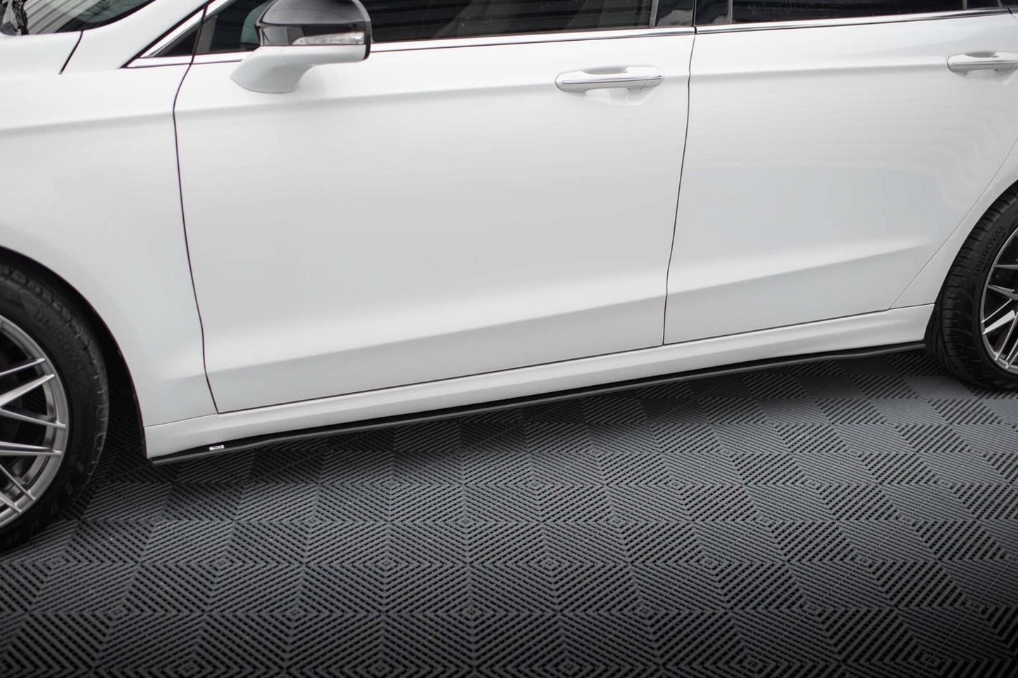 Praguri portiere Maxton Design pentru Ford Mondeo Sport (2019-2022), Fusion Sport (2019-2020), negru mat