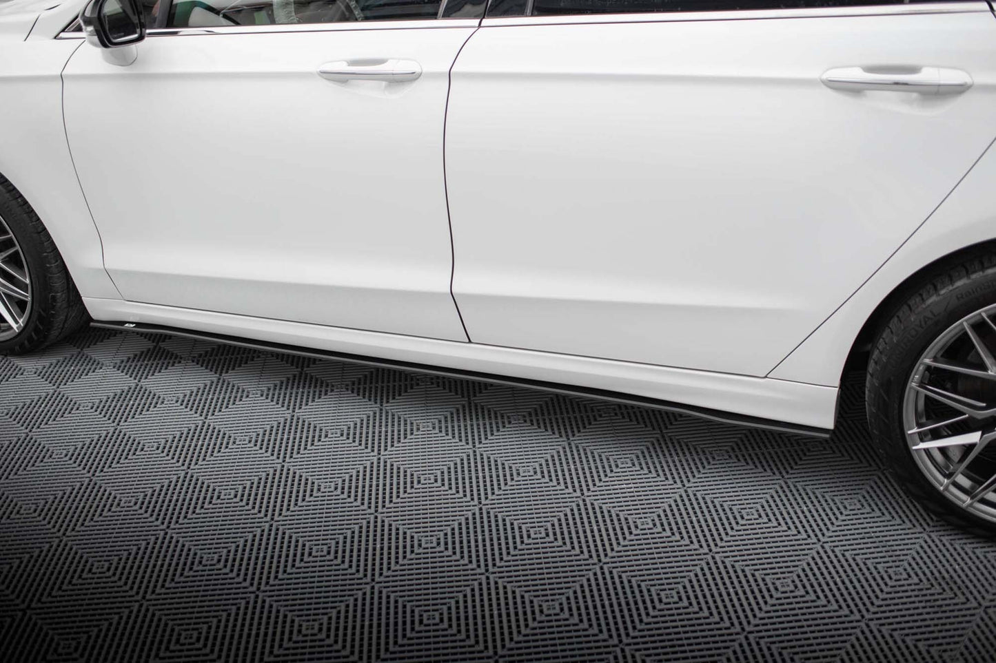 Praguri portiere Maxton Design pentru Ford Mondeo Sport (2019-2022), Fusion Sport (2019-2020), negru mat
