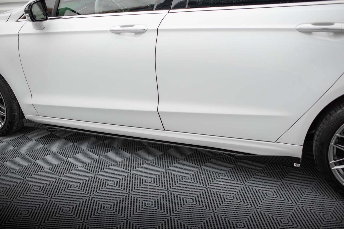 Praguri portiere Maxton Design pentru Ford Mondeo Sport (2019-2022), Fusion Sport (2019-2020), negru mat