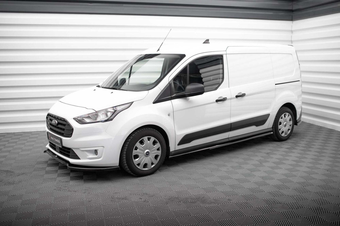 Maxton Design praguri usi pentru Ford Transit Connect (2017-2023), negru lucios