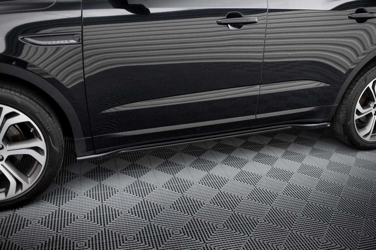 Maxton Design praguri usi pentru Jaguar E-Pace R-Dynamic (2017-2020), lac negru