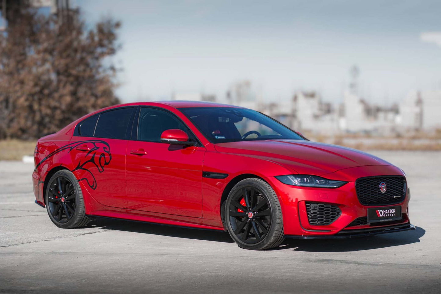 Praguri usi Maxton Design pentru Jaguar XE R-Dynamic X760 (dupa 2019), negru lacuit