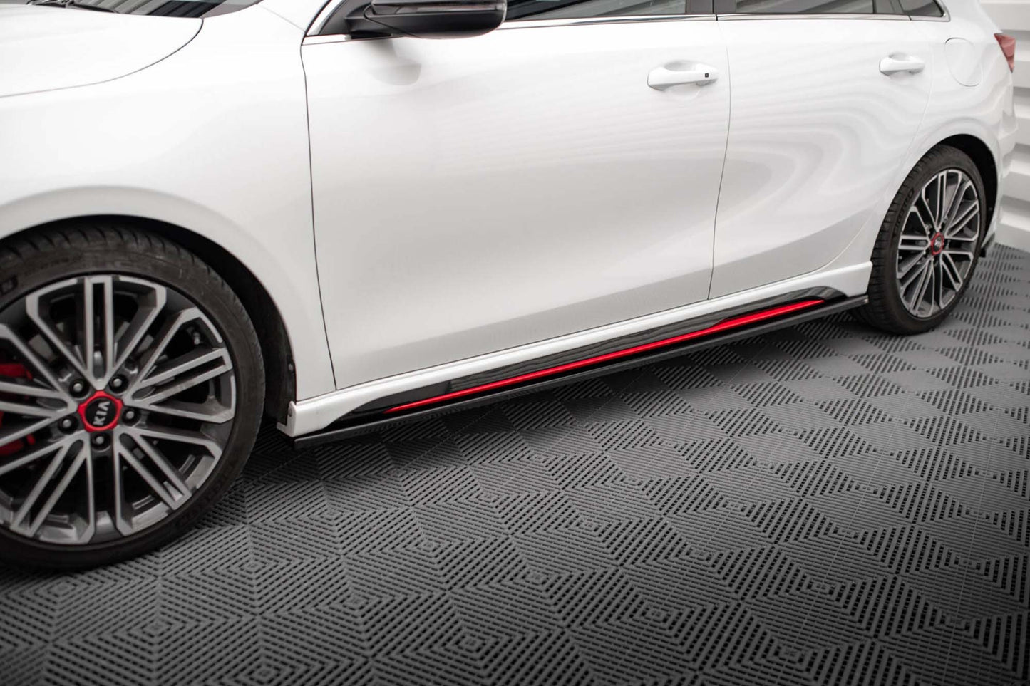 Praguri Maxton Design pentru portiere Kia Ceed GT (2018-2022), negru lac