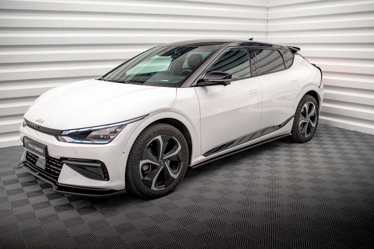 Maxton Design praguri pentru Kia EV6 GT-Line MK1 (2021+), negru lucios