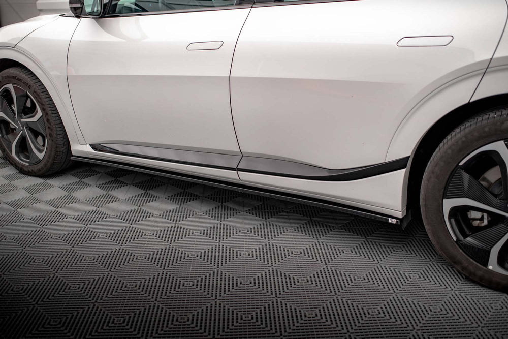Maxton Design praguri pentru Kia EV6 GT-Line MK1 (2021+), culoare carbon